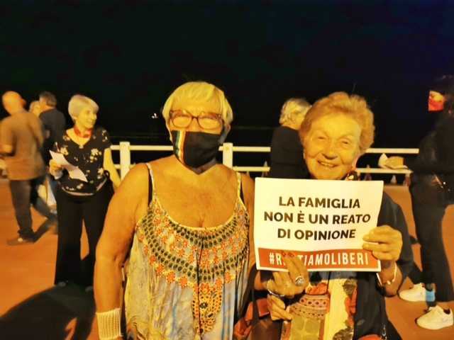 restiamo liberi no omotransfobia santamarinella restiamo liberi no omotransfobia santamarinella