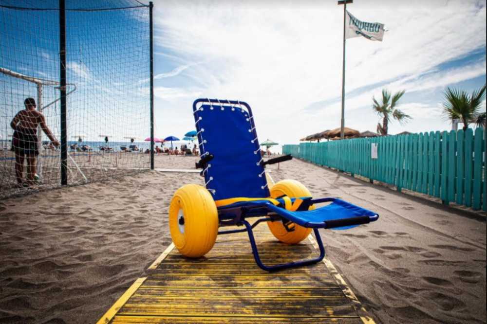 spiaggia disabili sedia job sedia job tarquinia 2 270720