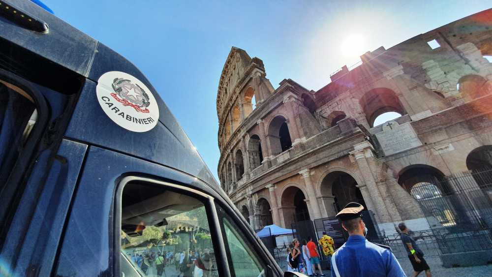Carabinieri al Colosseo