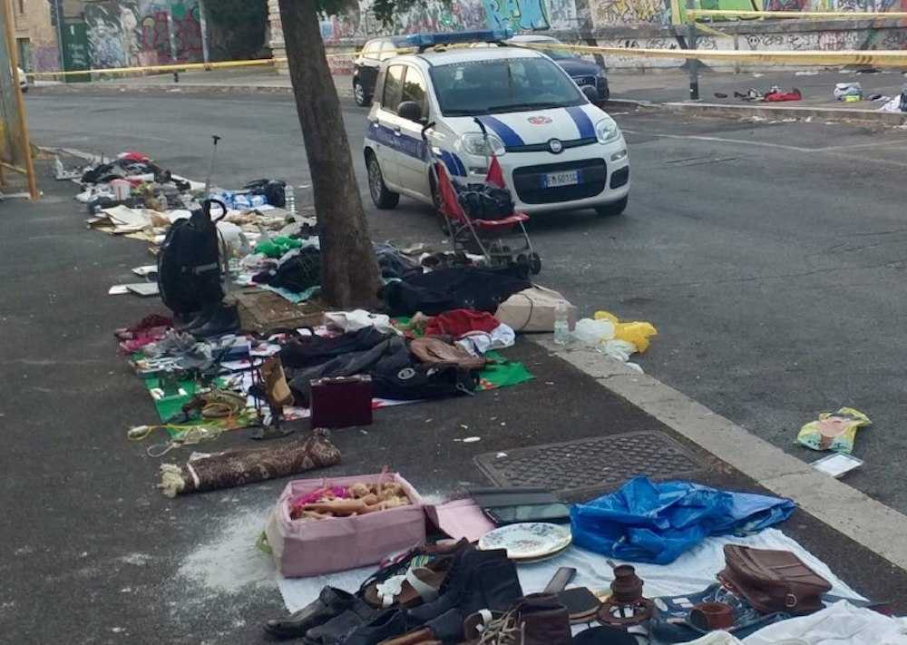 Controlli mercatini abusivi Polizia Locale