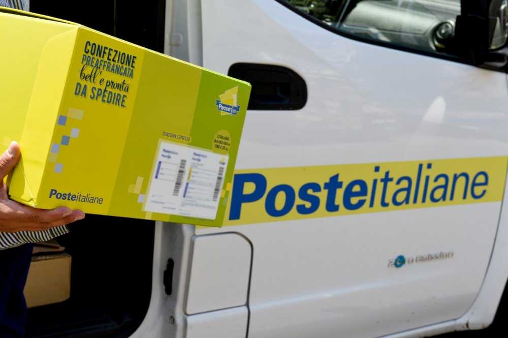 Poste Italiane consegna pacchi delivery