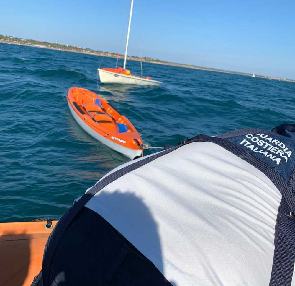 barca vela deriva guardia costiera barca vela deriva guardia costiera