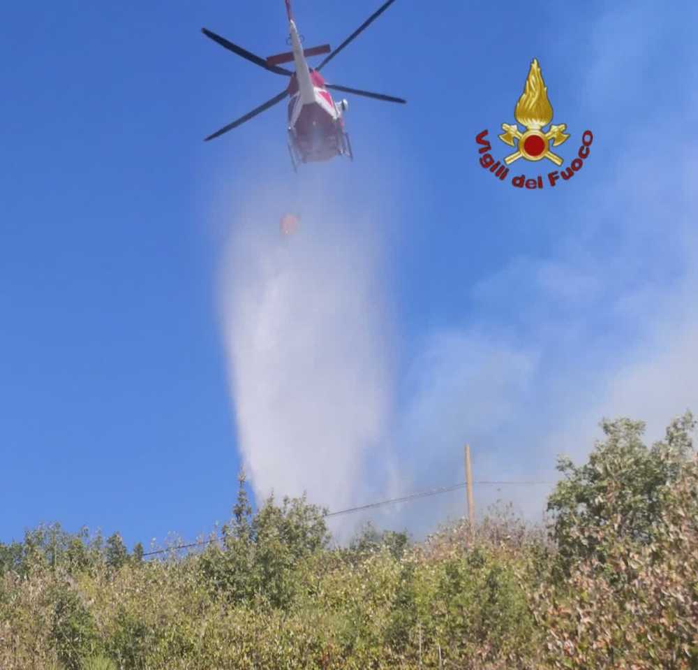 elicottero pompieri vigili fuoco vvf drago 140