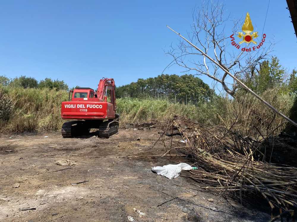 incendio cappellaccio magliana vvf vigili fuoco pompieri 3