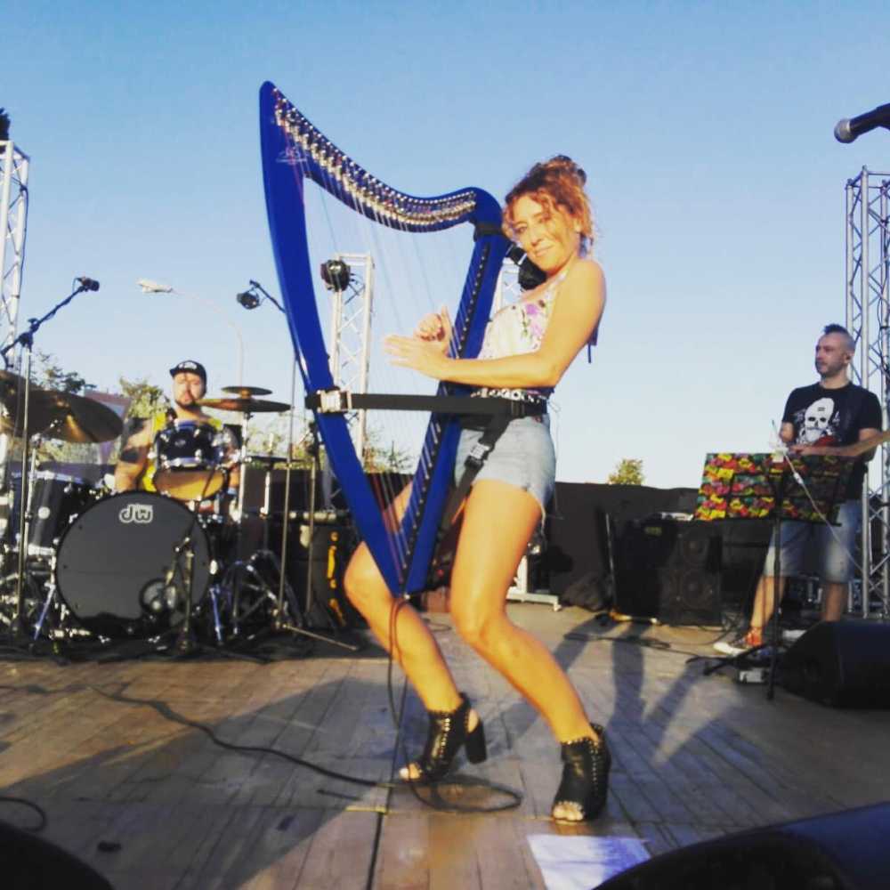 micol arpista arpa rock