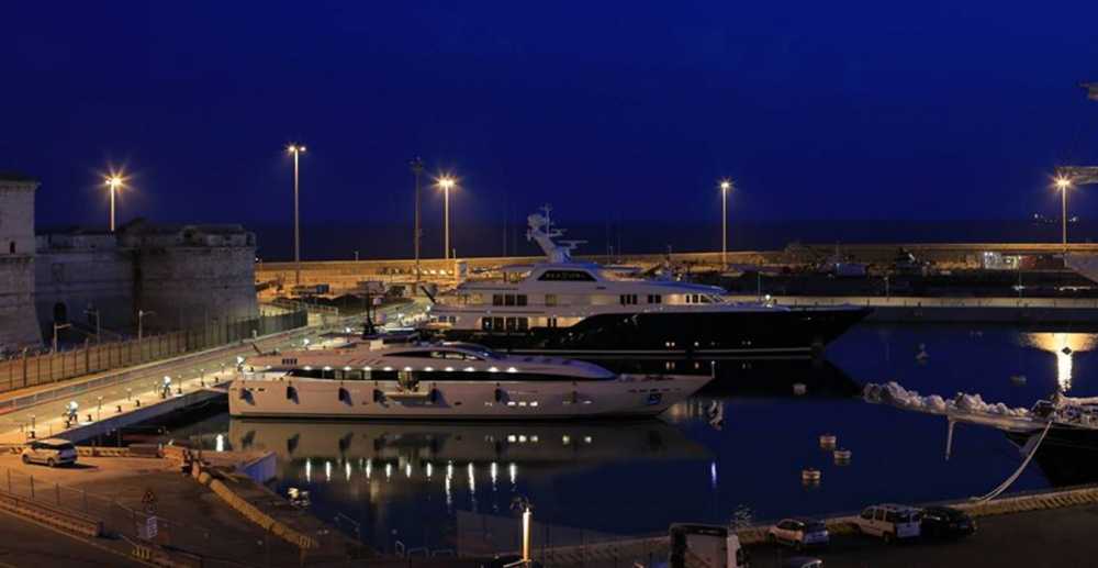 panfilo yacht porto civitavecchia 1 panfilo yacht porto civitavecchia 1