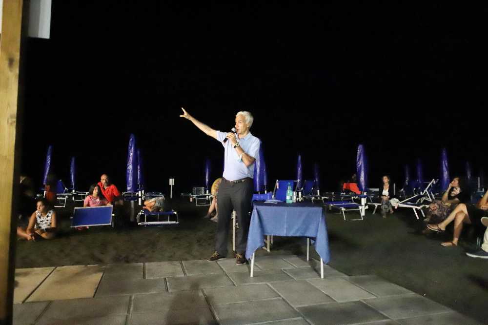 Passeggiata fra stelle e pianeti al Columbia di Ladispoli