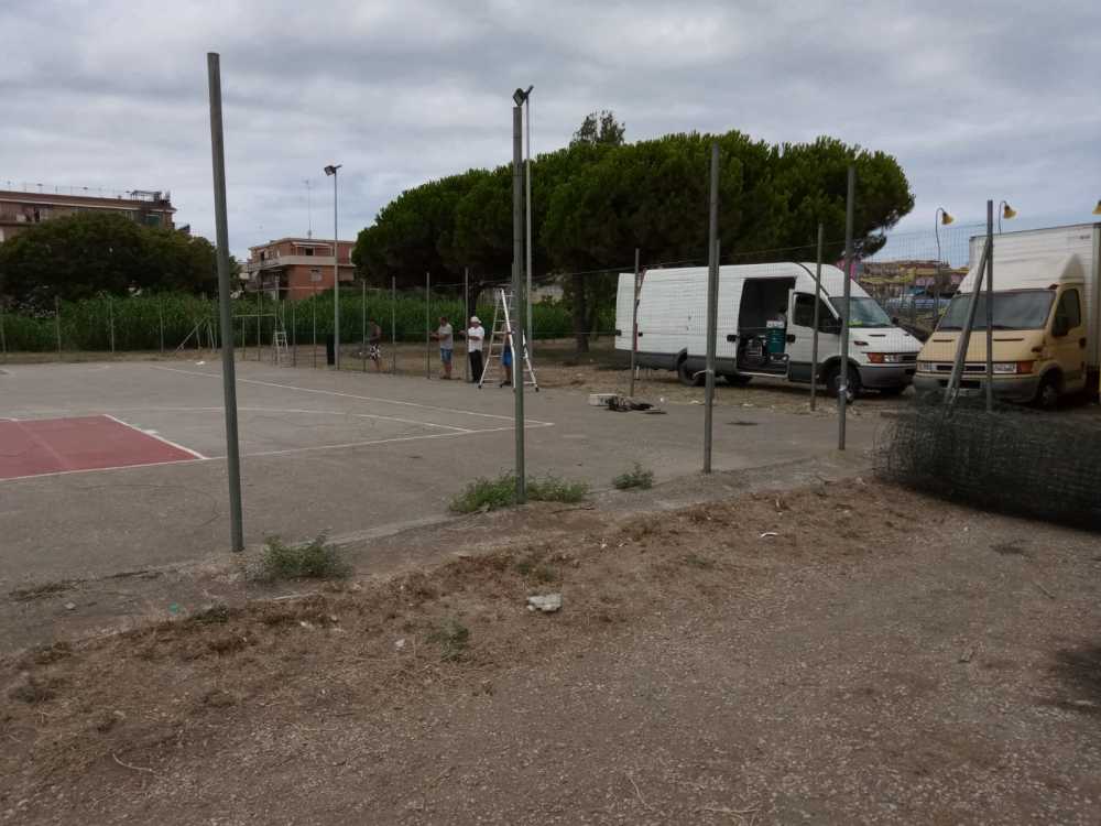 recinzione campo basket ladispoli giostrai (1) recinzione campo basket ladispoli giostrai (1)
