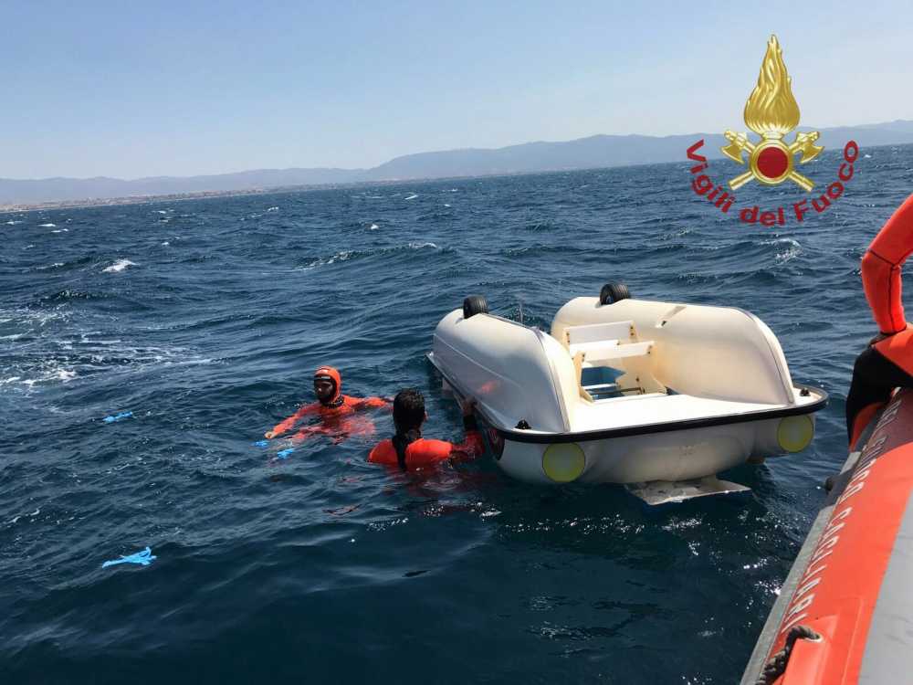 vigili-del-fuoco-pattino-soccorso-poetto