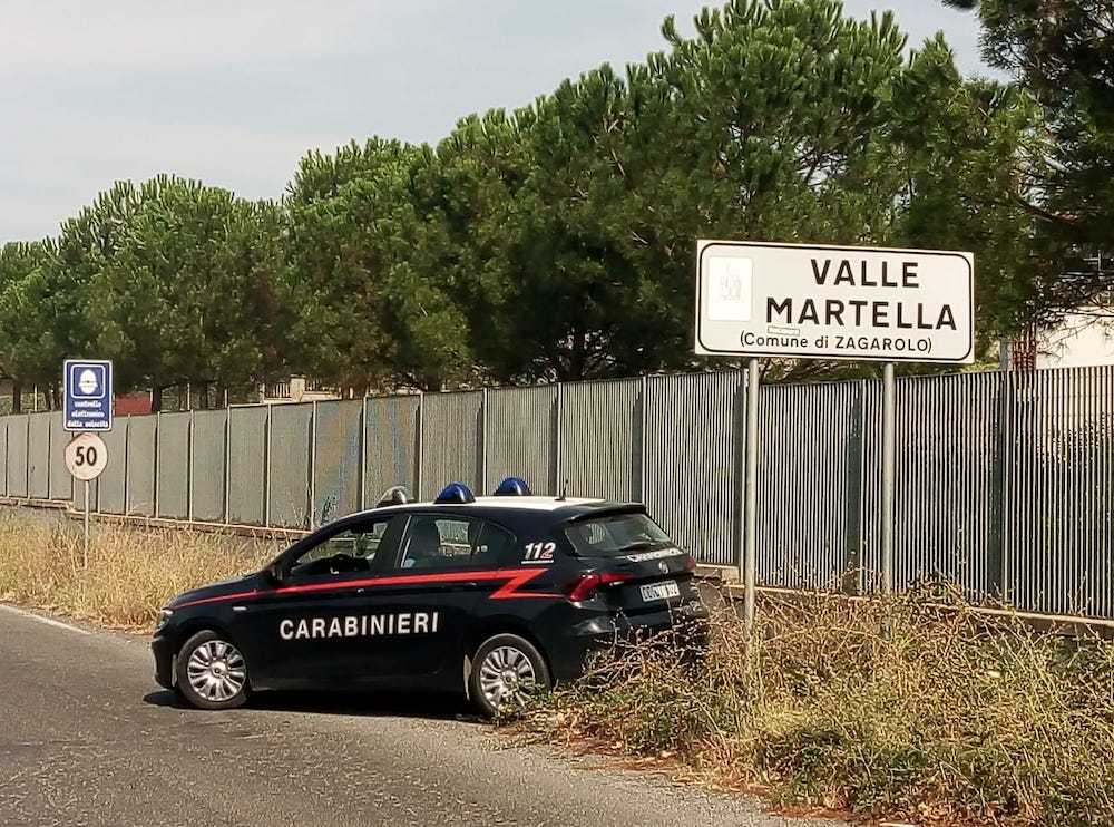 I Carabinieri della Stazione di Colonna che hanno indagato sulla truffatrice di Zagarolo I Carabinieri della Stazione di Colonna che hanno indagato sulla truffatrice di Zagarolo