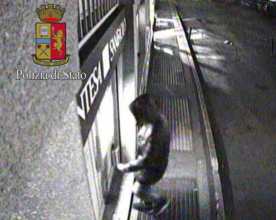 bancomat prelievo polizia 1