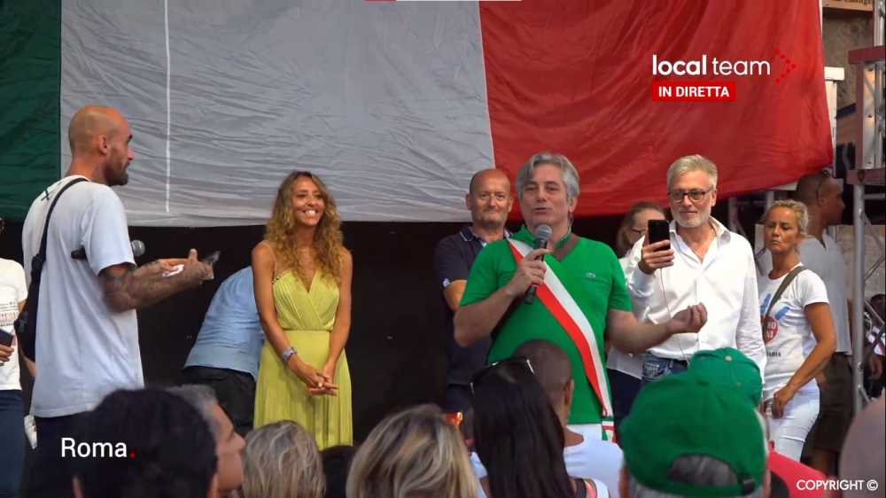 cavaliere manifestazione negazionisti no mask