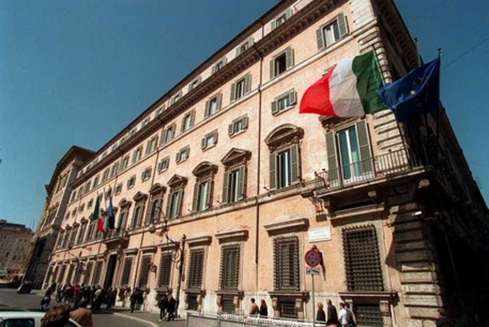 palazzo chigi bandiere europa italia