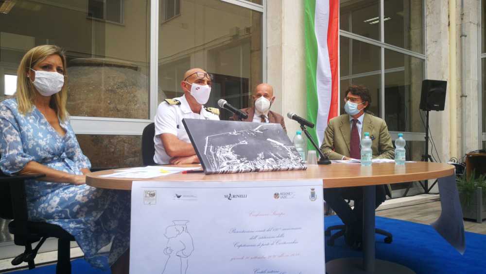 porto statua bacio memoria puleo tomas tedesco di majo