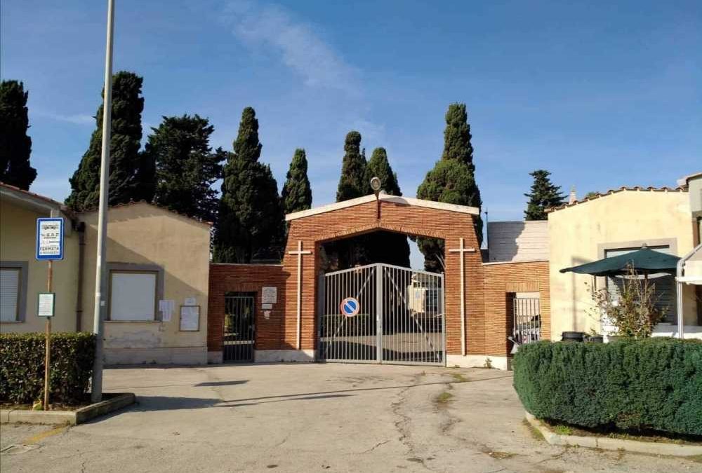 Orario continuato al cimitero di Santa Marinella per il Primo Novembre