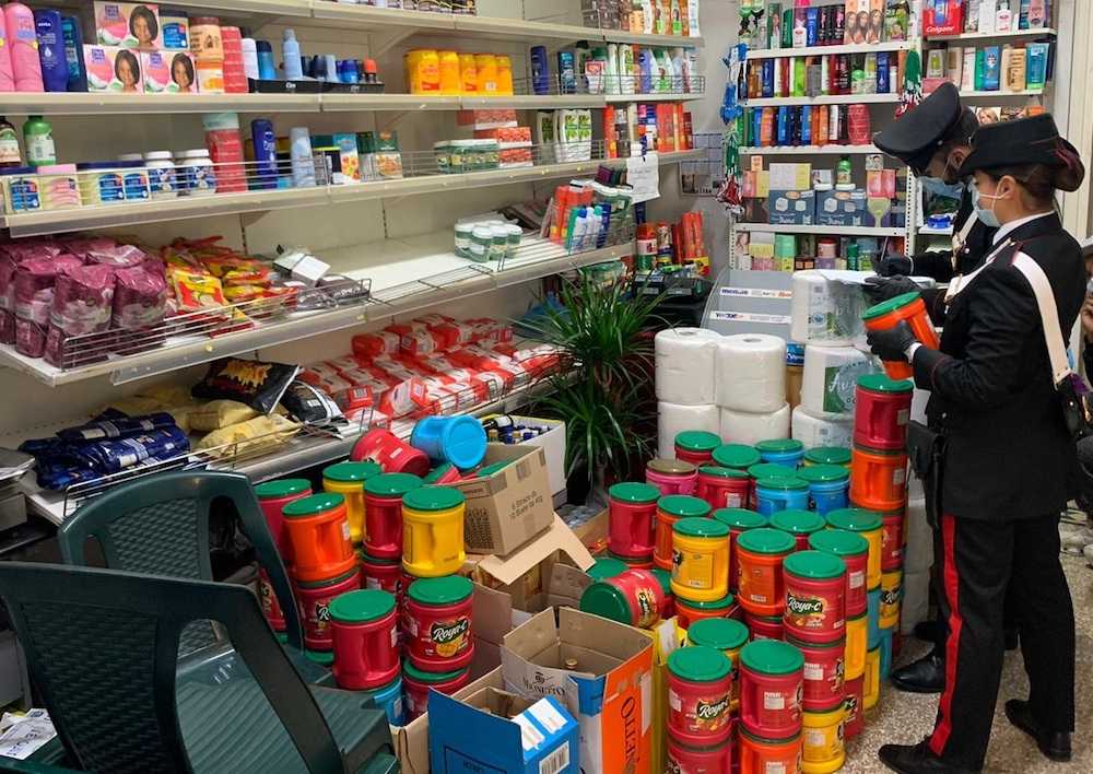 CENTRO - Primi locali chiusi dai Carabinieri dopo l'entrata in vigore del nuovo DPCM (4)