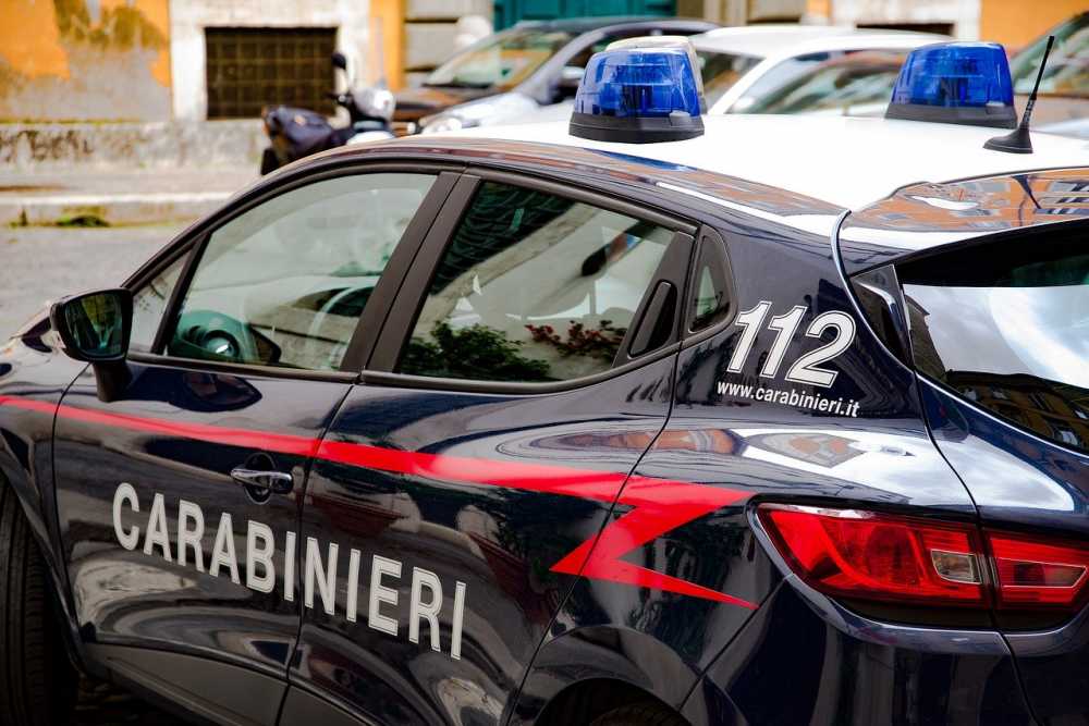 Carabinieri auto 1 Carabinieri auto