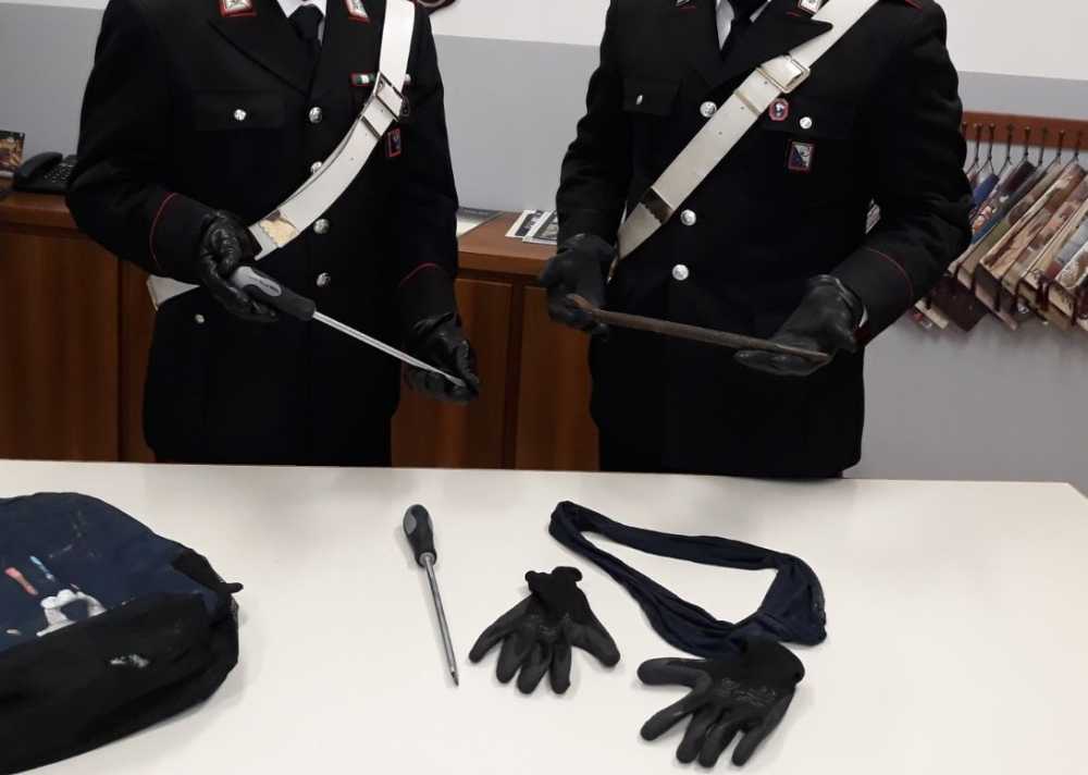 EUR - Gli arnesi sequestrati dai Carabinieri (2) (1)