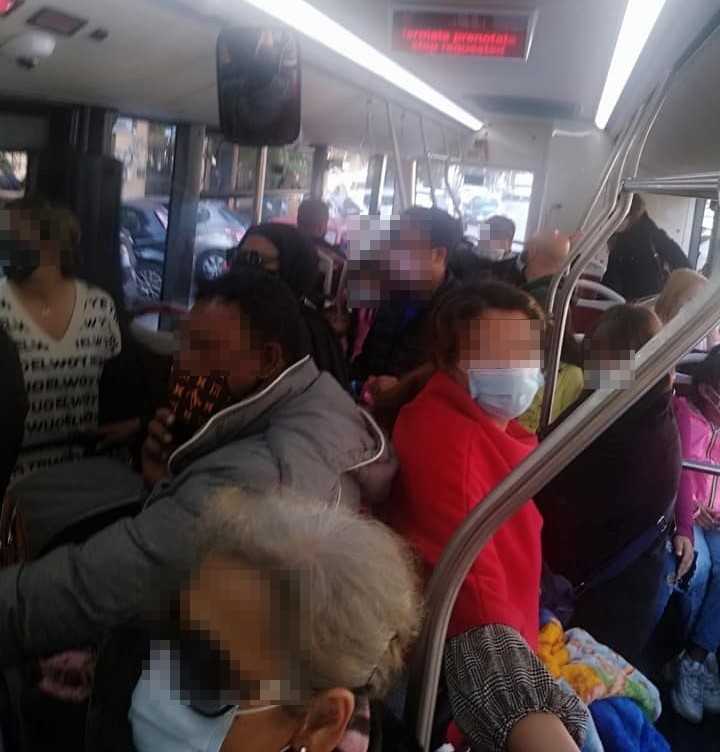 assembramento bus atac