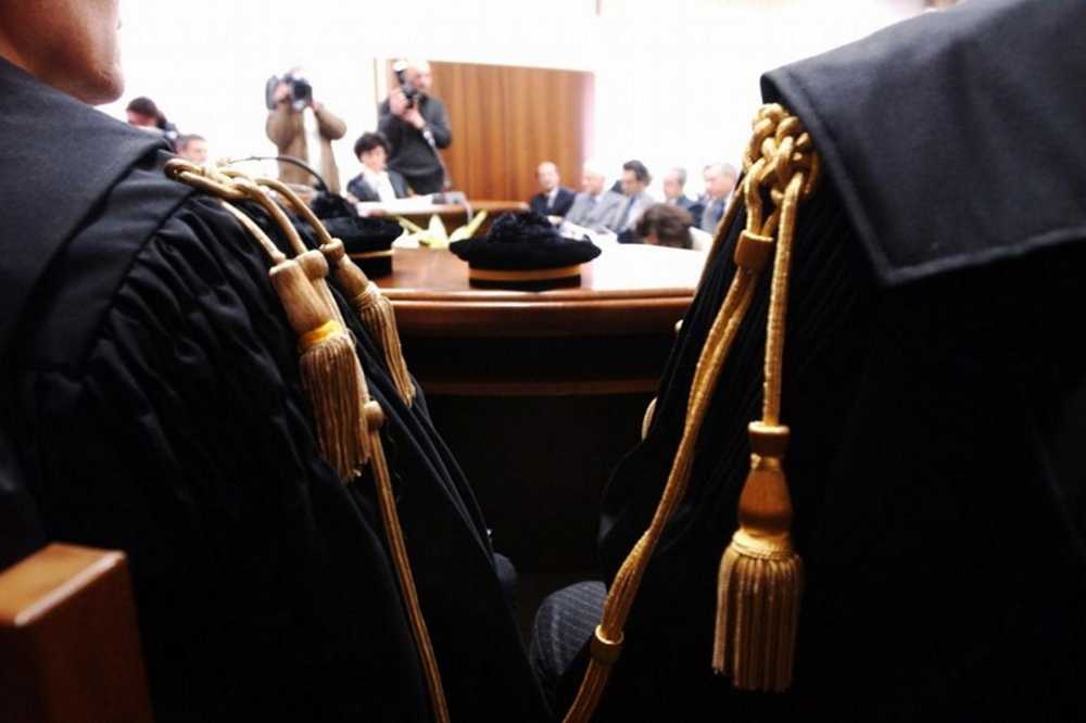 avvocati toghe aula tribunale avvocati toghe aula tribunale