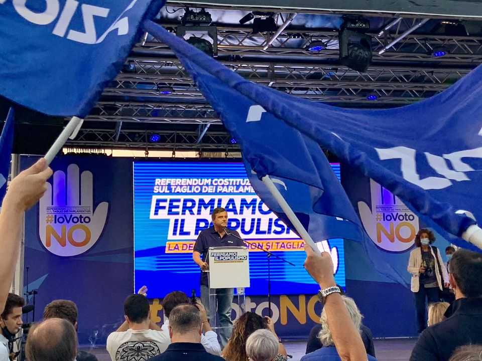 azione calenda bandiere 1