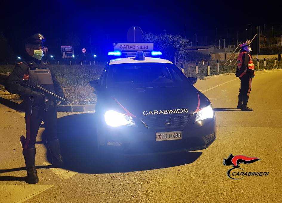 carabinieri posto blocco notte