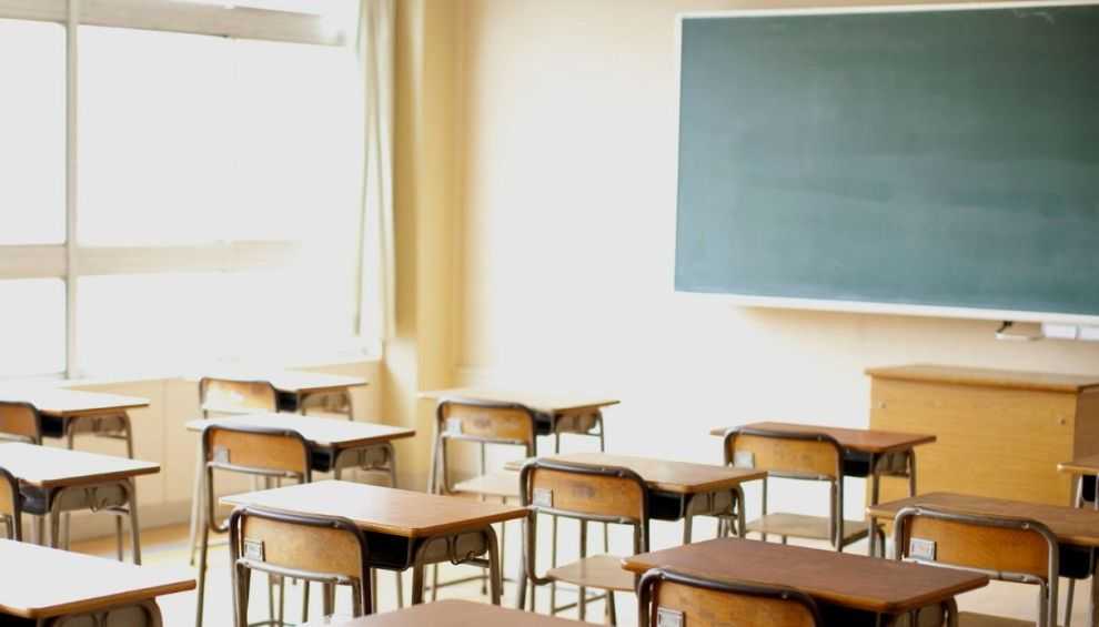 giulivi-chiude-scuola tarquinia banchi vuoti giulivi-chiude-scuola tarquinia banchi vuoti