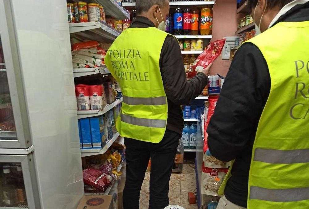 Escrementi di topo e calca nel locale: chiuso minimarket a Torre Angela