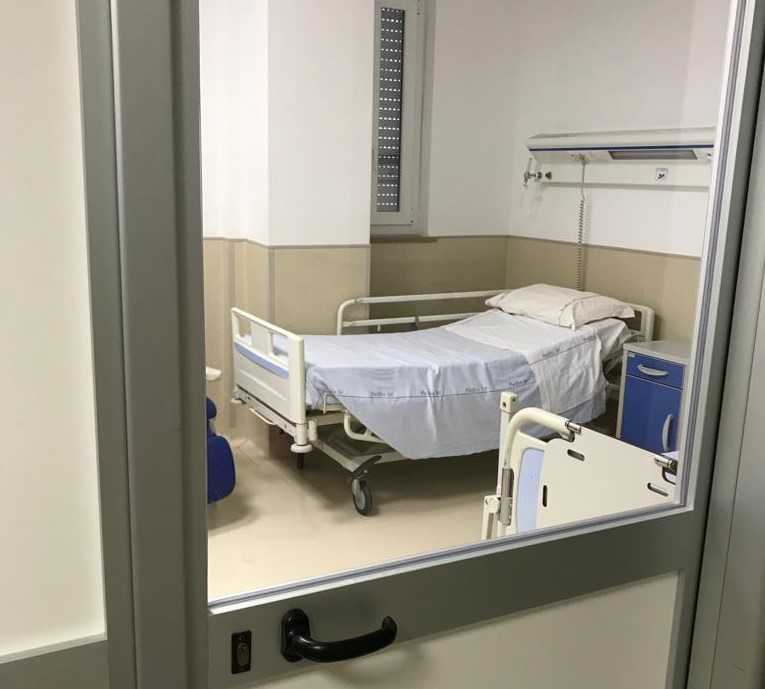 letto vuoto letti vuoti ospedale san paolo civitavecchia