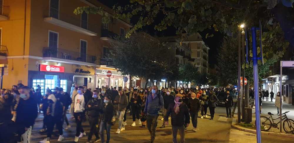 manifestazione ladispoli commercianti 1