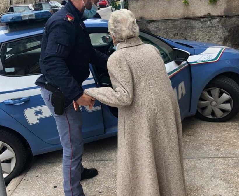 Anziana si perde a Castro Pretorio, la rintraccia la Polizia