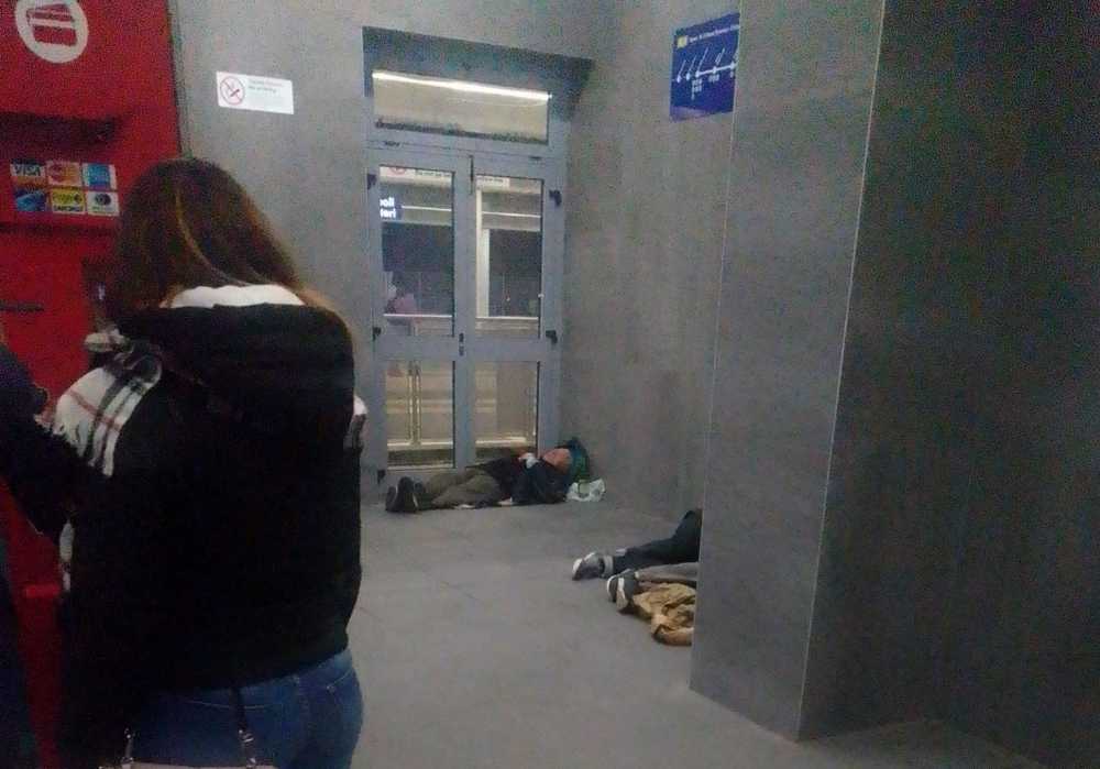 stazione ladispoli senza tetto