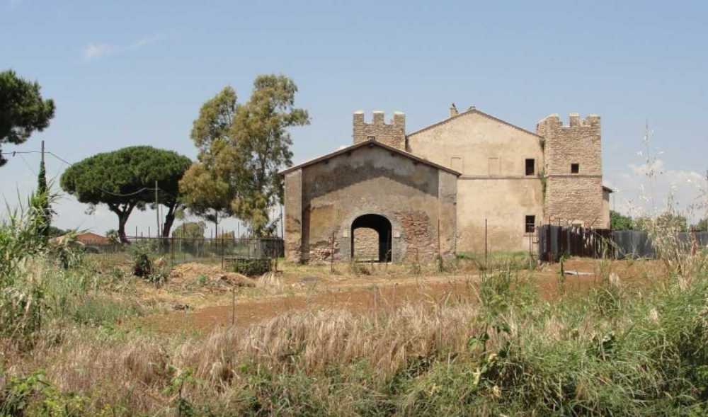 CASTELLACCIO DI MONTERONI CASTELLACCIO DI MONTERONI