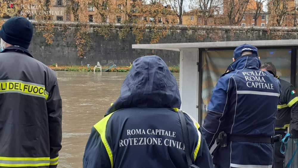 esondazione-tevere-banchina-prociv-polizia-locale-vigili-del-fuoco