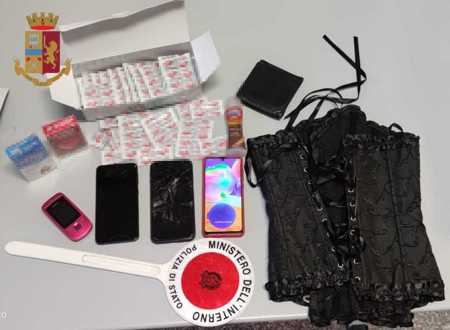 foto polizia prostituzione foto polizia prostituzione