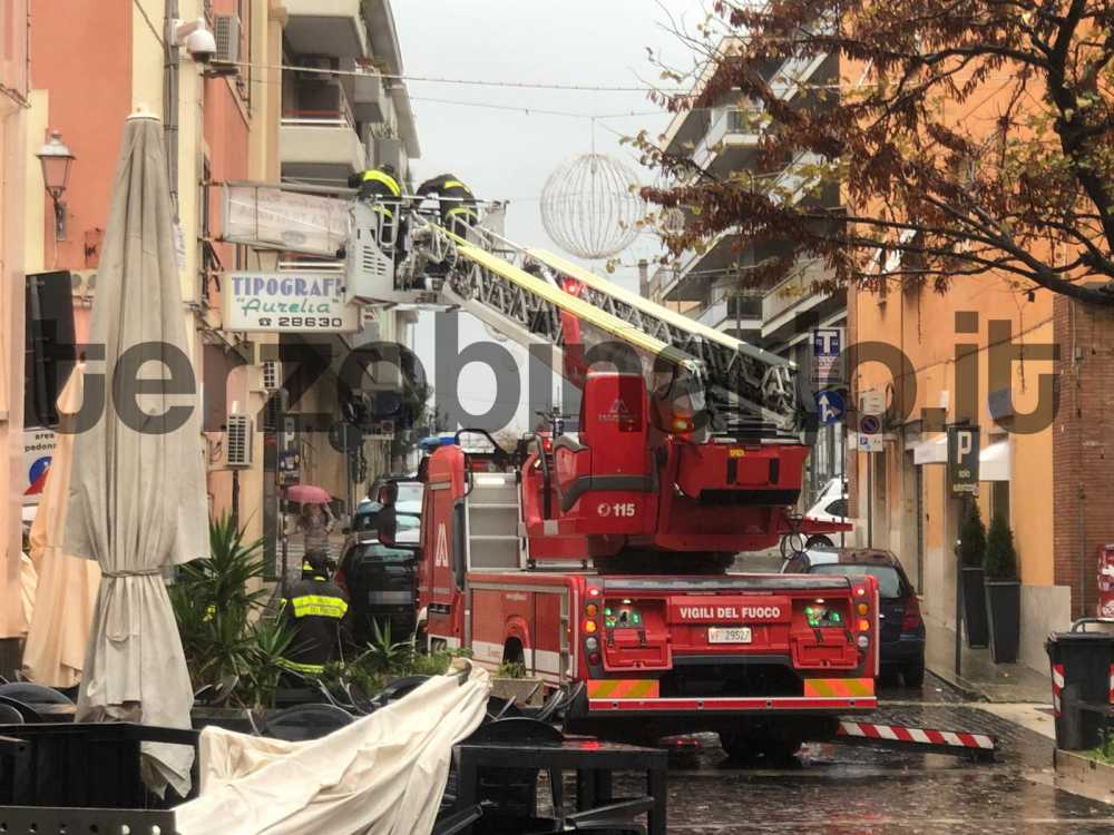 maltempo civitavecchia vvf pompieri vigili fuoco autoscala