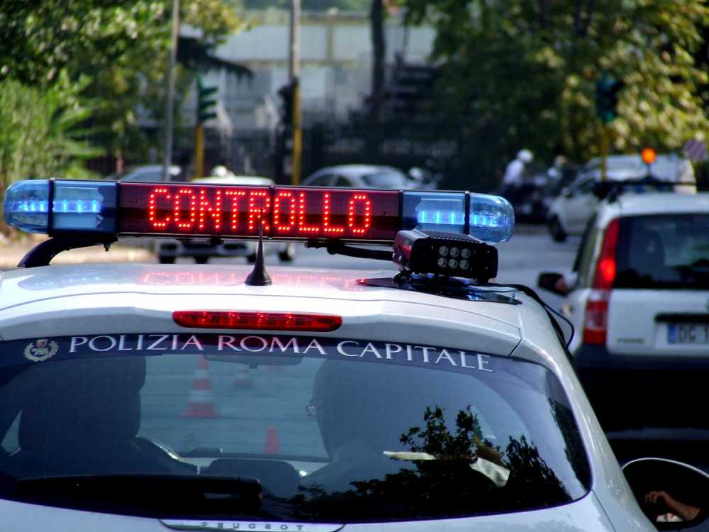 polizia locale roma posto di blocco