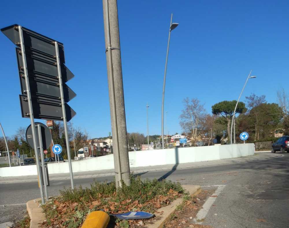 rotatoria rinascente bracciano rotatoria rinascente bracciano