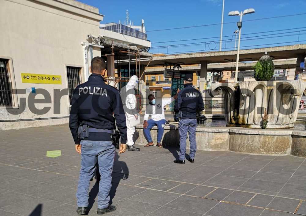 senegalese scappato ospedale stazine civitavecchia polizia 1 senegalese scappato ospedale stazine civitavecchia polizia 1