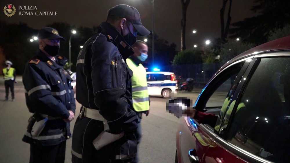 controlli serali posto blocco polizia roma capitale municipale