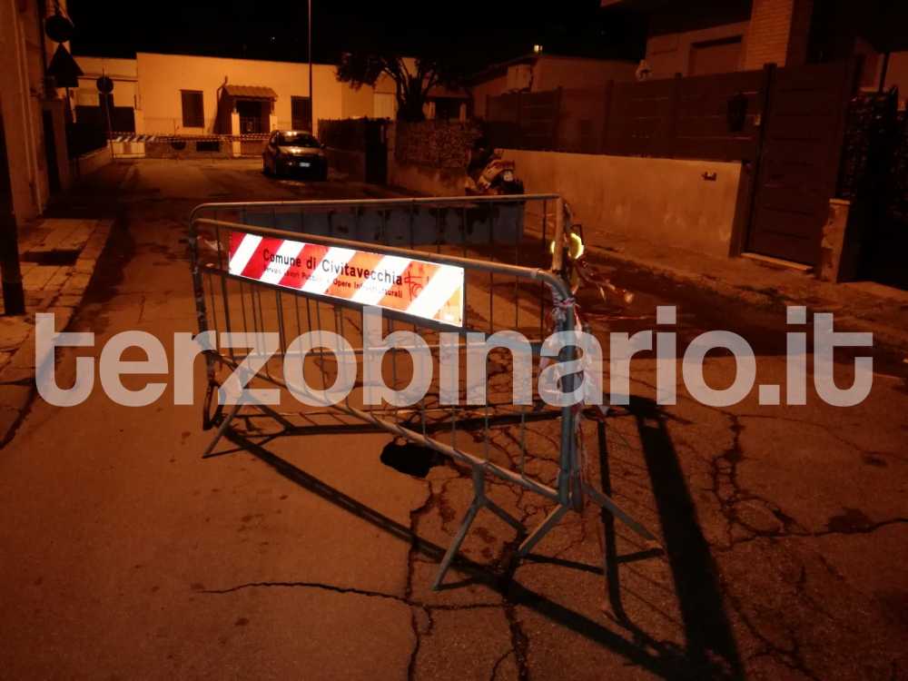 strada chiusa voragine civitavecchia via alocci