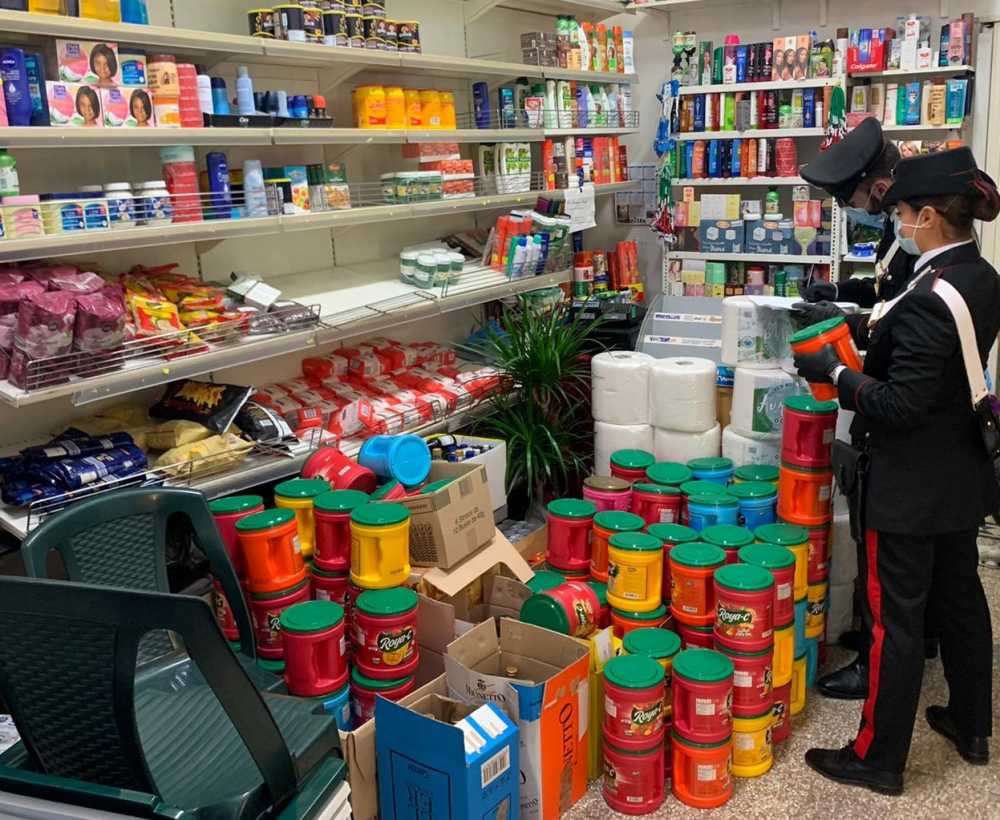 PIAZZA DANTE - I controlli dei Carabinieri