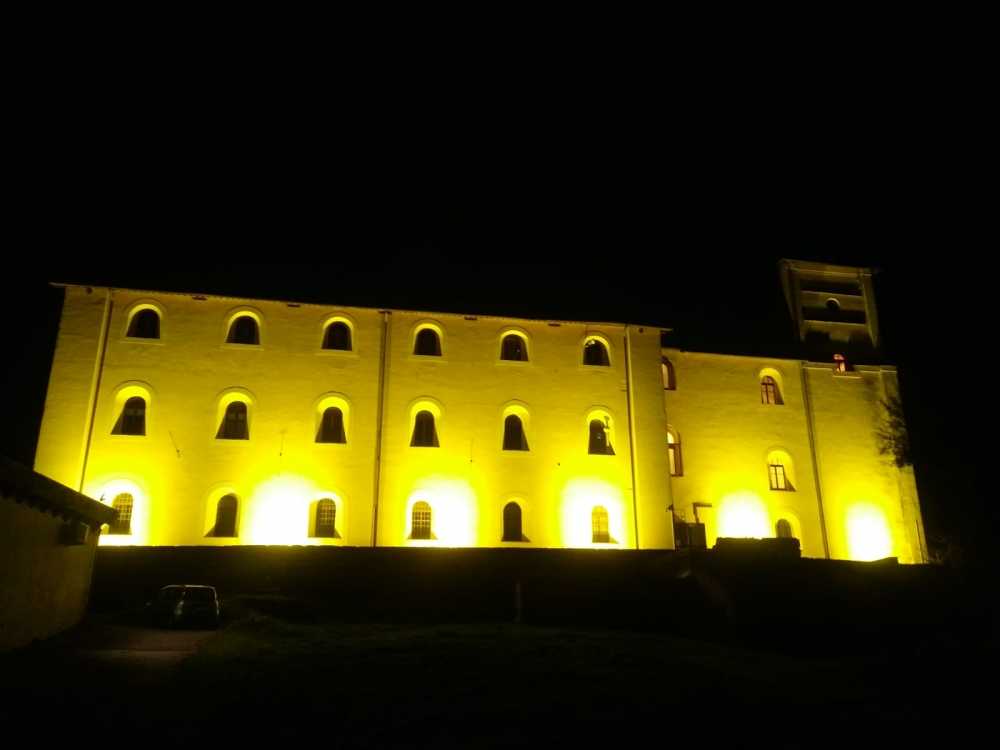 luce gialla giallo granarone cerveteri