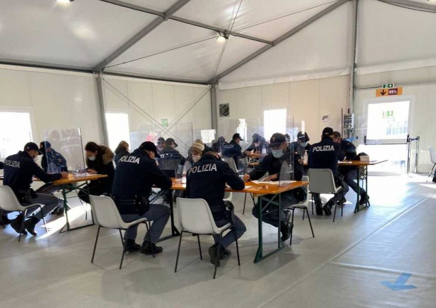 vaccini vaccinazioni fiumicino polizia