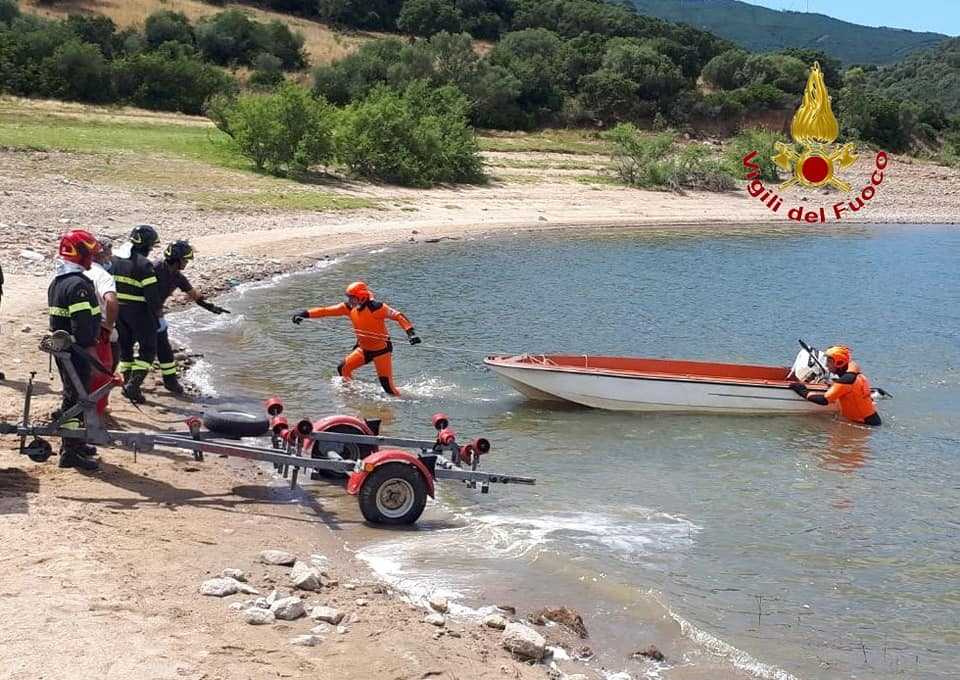 vigili fuoco vvf pompieri lago 3