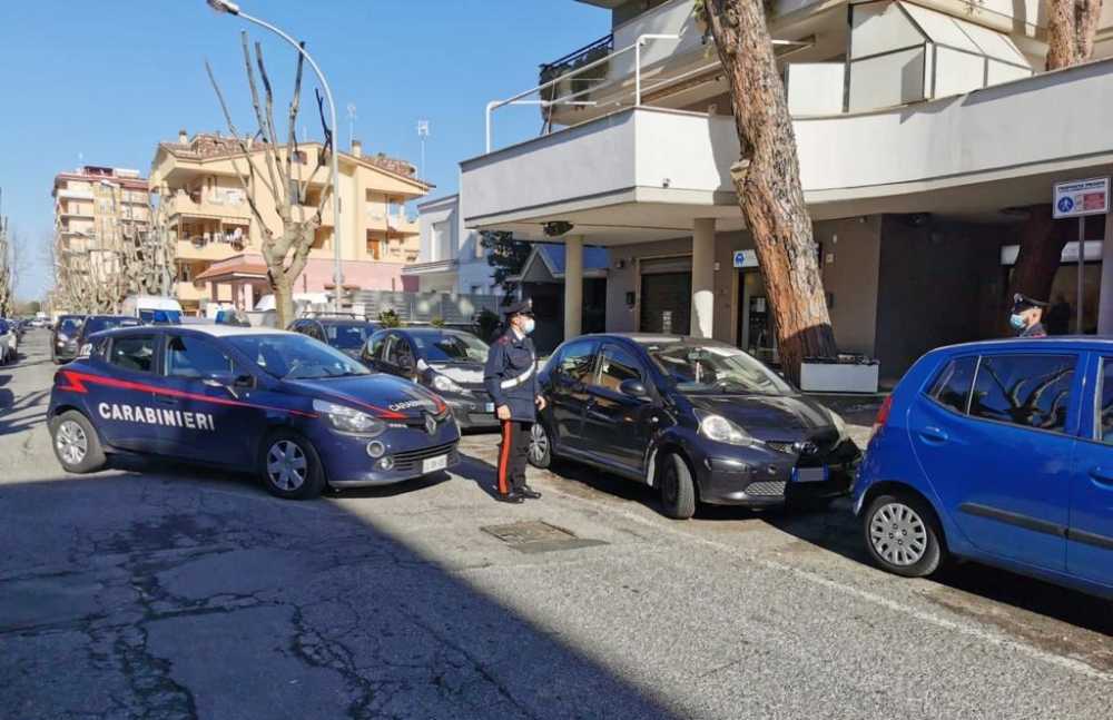 CIVITAVECCHIA-Lintervento-dei-Carabinieri-in-via-Palermo