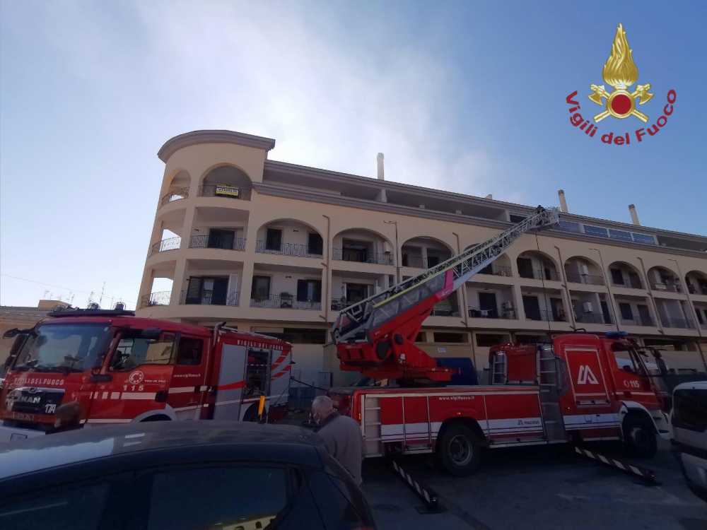 autoscala vvf pompieri vigili fuoco civitavecchia