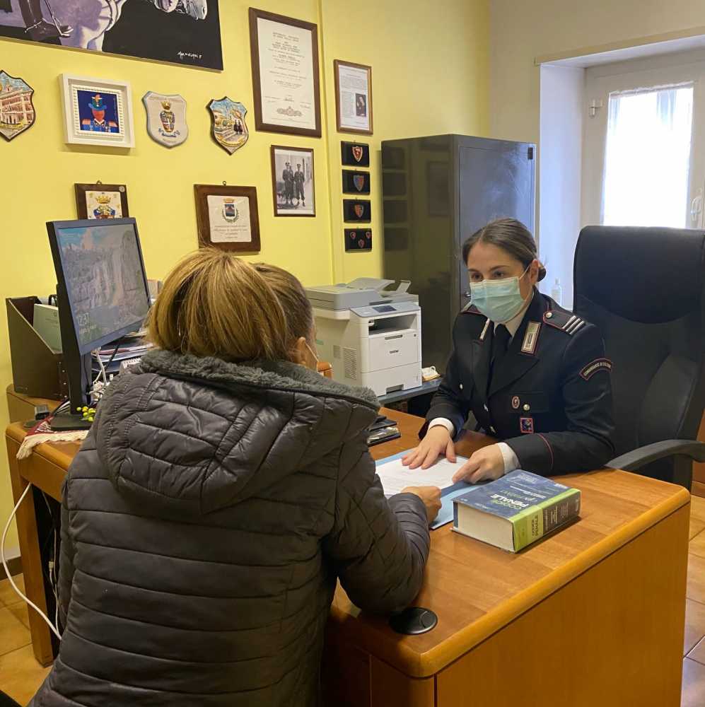 carabinieri donne stalking