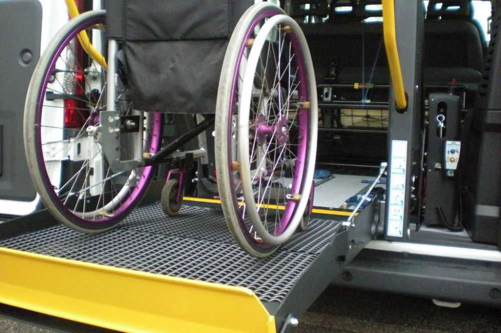 carrozzina disabili studenti disabili scuola