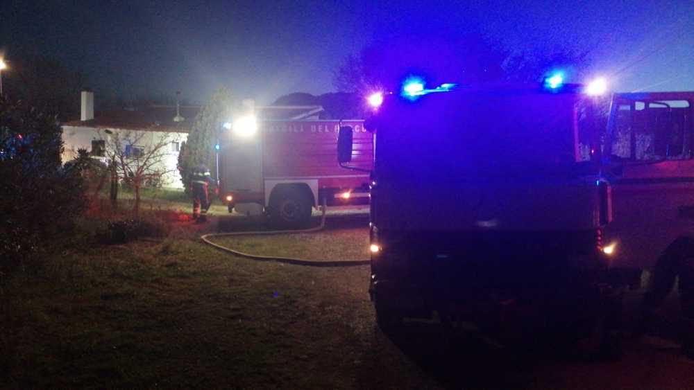 casa fiamme incendio pian carlotta vvf vigili fuoco pompieri (1)
